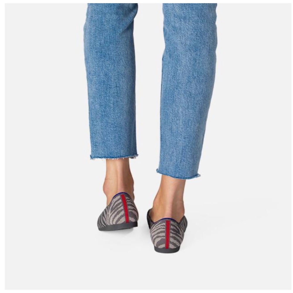 🎉 CCO SALE🎉 Rothy’s Grey Zebra Points - Size 8.5